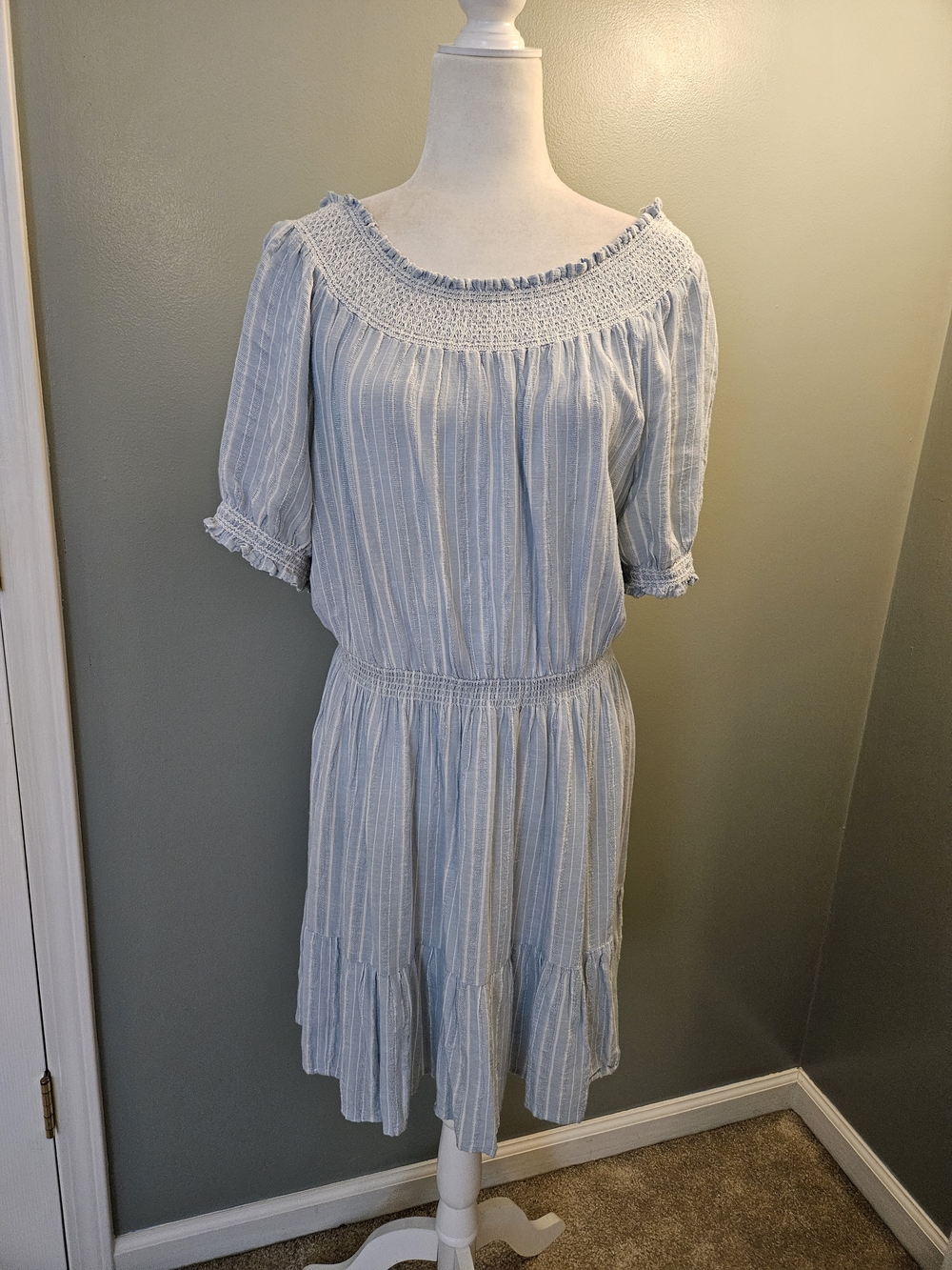 Old Navy Women's Size Large L Light Blue Stripe Smocked Waist Midi Dress